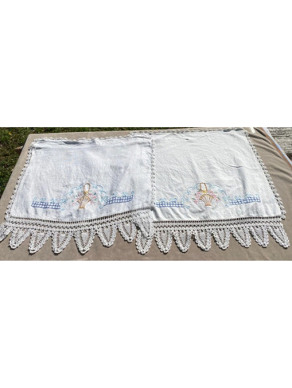 Vintage two-piece Hand embroidered Linen table deco with lace